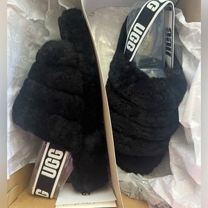 Black Ugg with fluff Yeah Slide